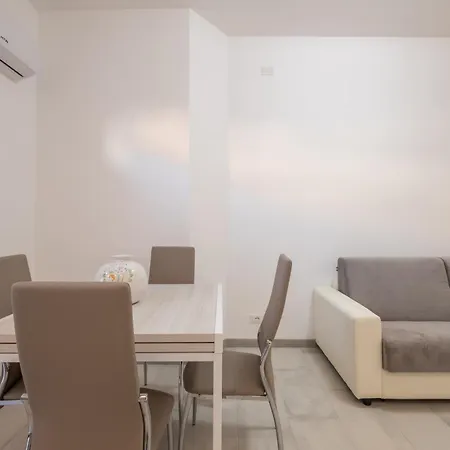 Dimoras 4 Guests Parking Olbia